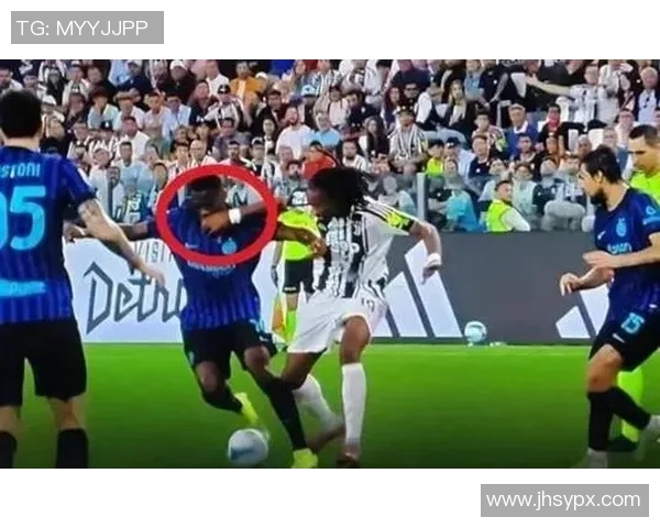 当足球球星情绪失控裁判亮出黄牌引发全场热议与赛场风波