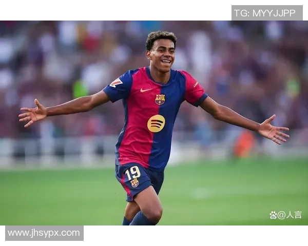 球星足球创意形象大揭秘：突破传统界限，重塑运动与艺术的完美融合